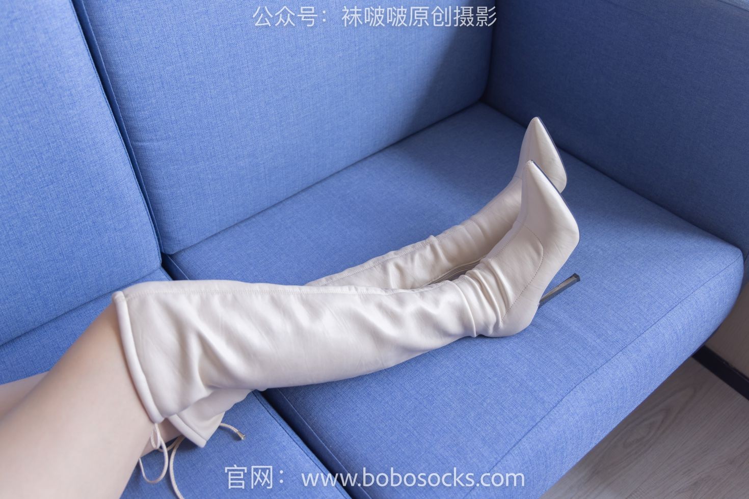 BoBoSocks袜啵啵美少女丝袜美脚写真第No.136期小甜豆高跟长靴白棉袜裸足 (25)