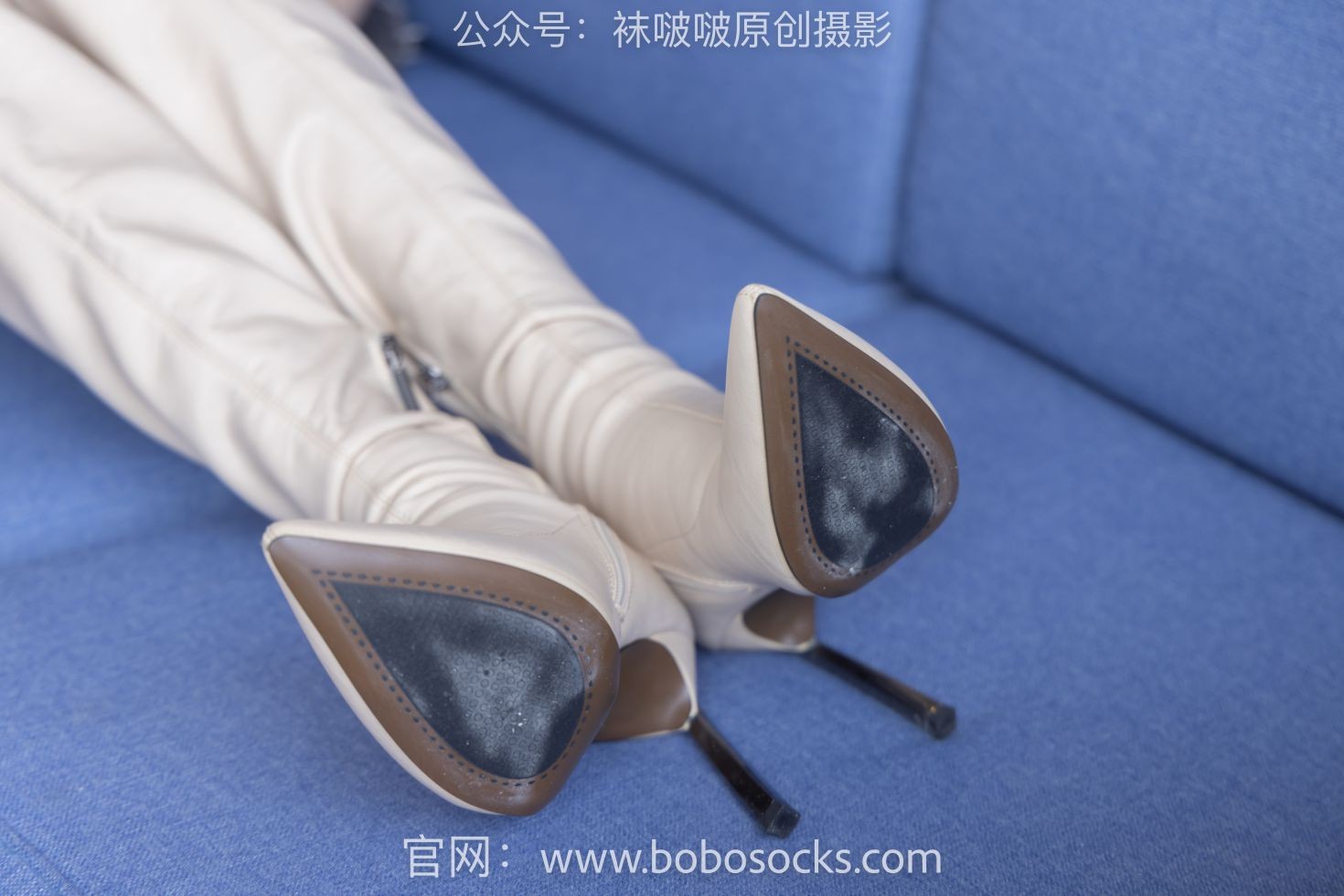 BoBoSocks袜啵啵美少女丝袜美脚写真第No.136期小甜豆高跟长靴白棉袜裸足 (34)