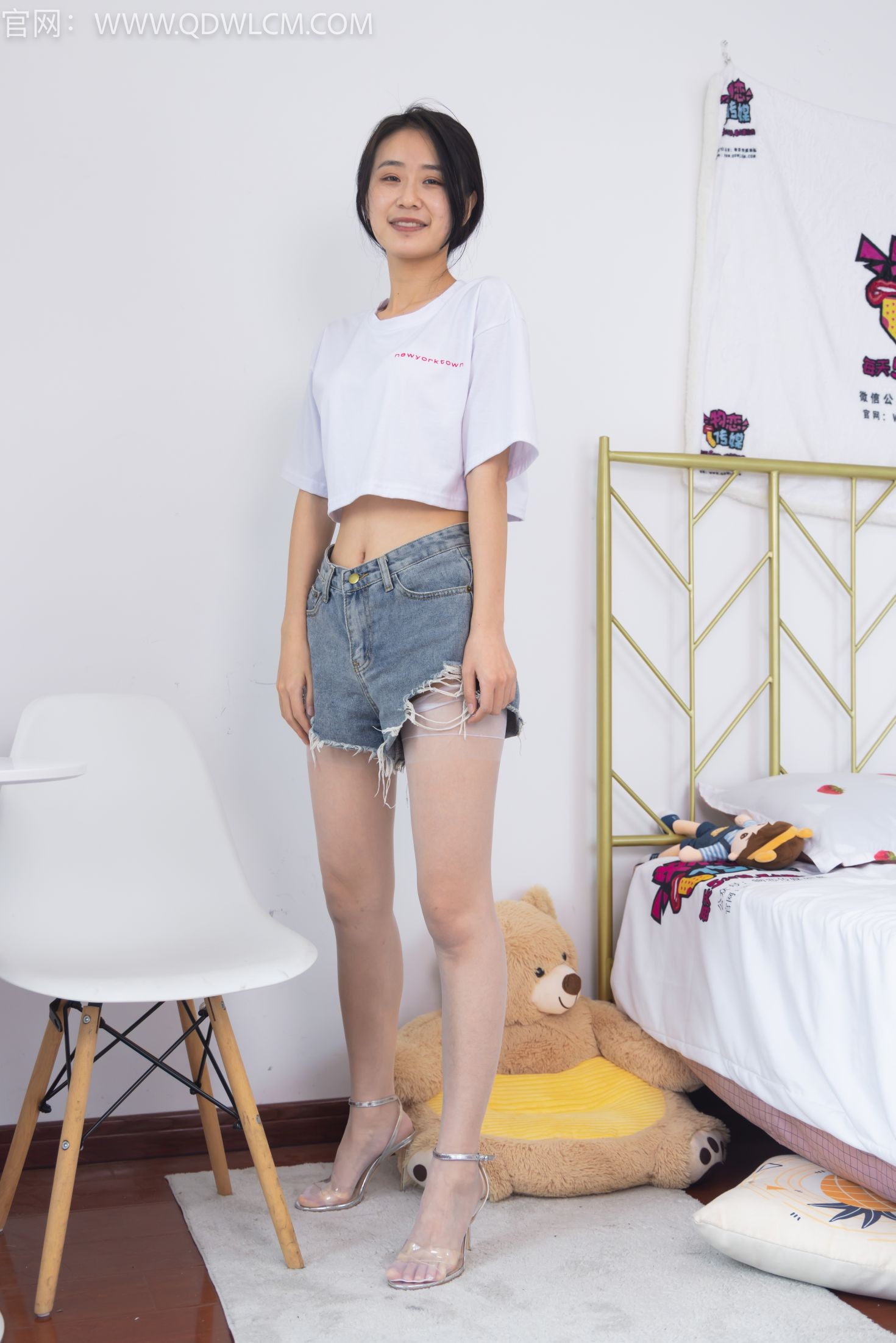 物恋传媒美少女丝袜美脚写真第No.1350期菜菜橘子汽水 (4)