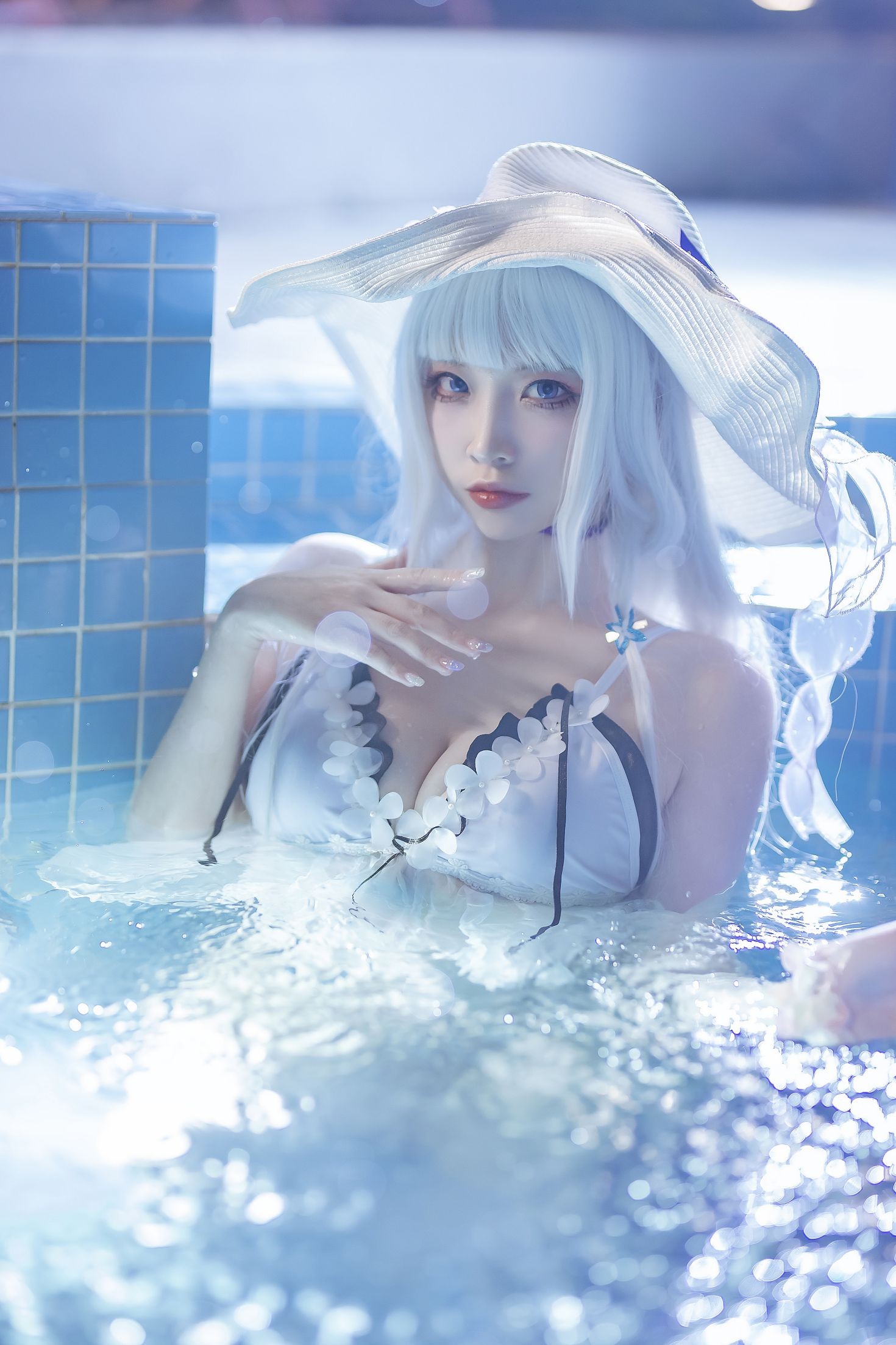 美女动漫博主二佐Nisa性感Cosplay写真碧蓝光辉泳装 (8)