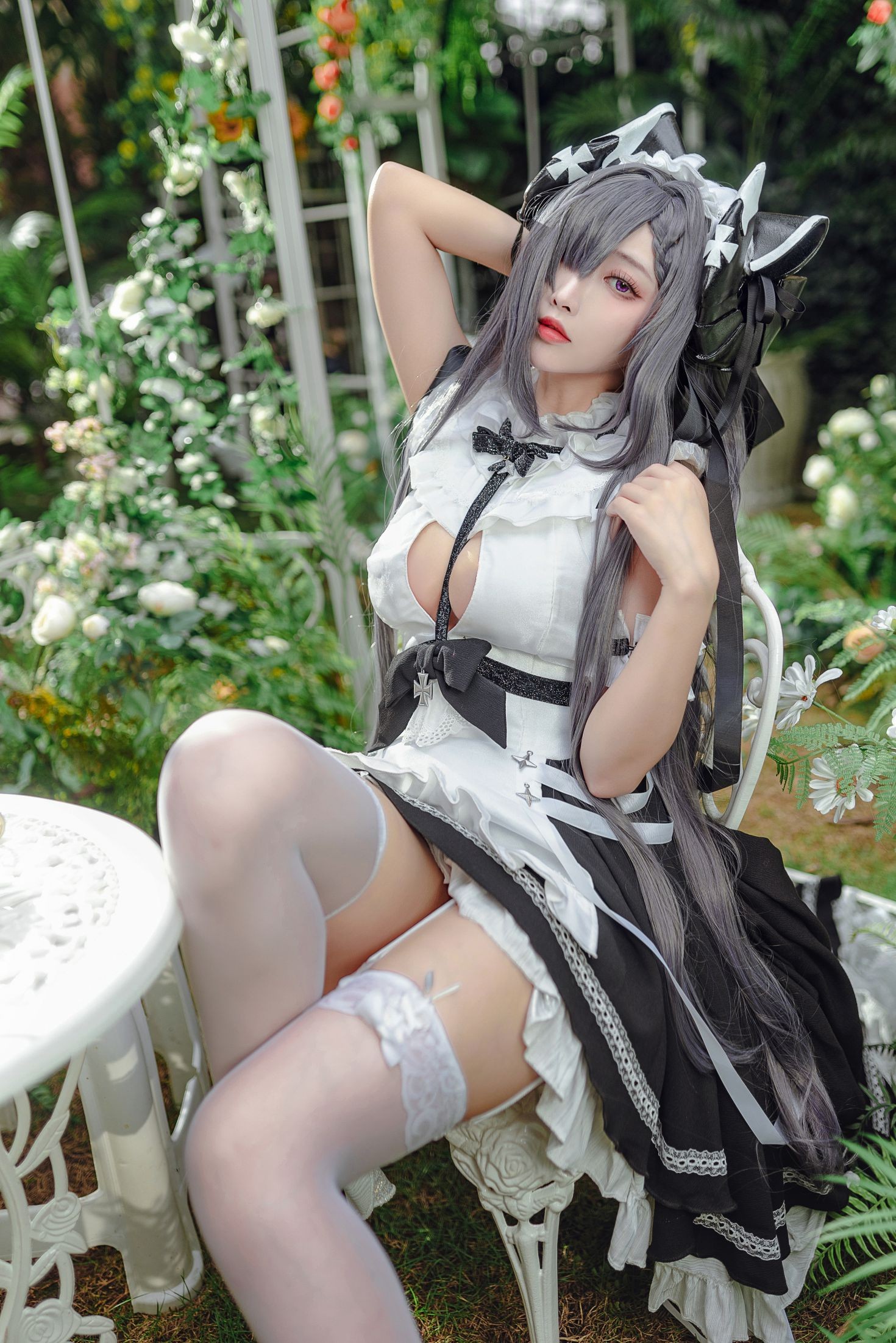 美女动漫博主宫本桜性感Cosplay写真奥古斯特女仆装 (4)