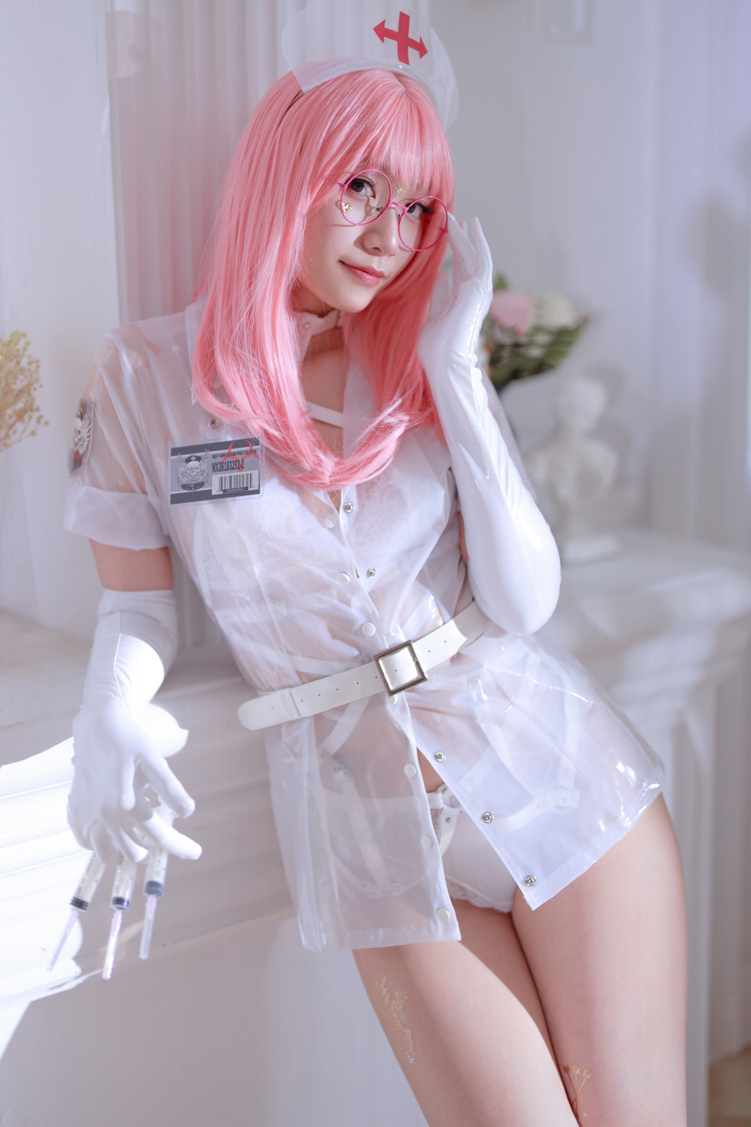 美女动漫博主Cien恩恩性感Cosplay写真护士 (1)