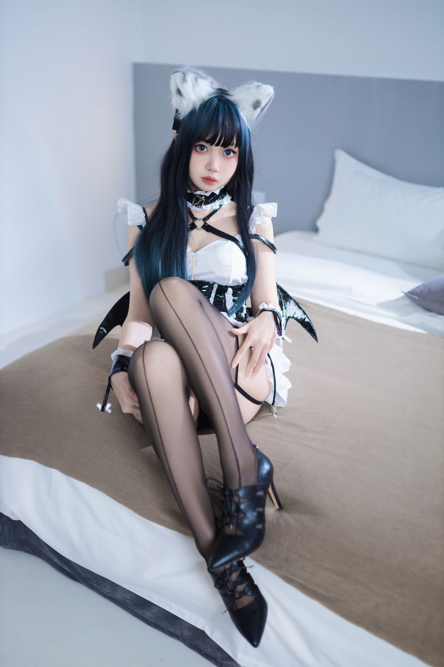 美女动漫博主洛桑伊梓性感Cosplay写真猫耳小恶魔 (8)