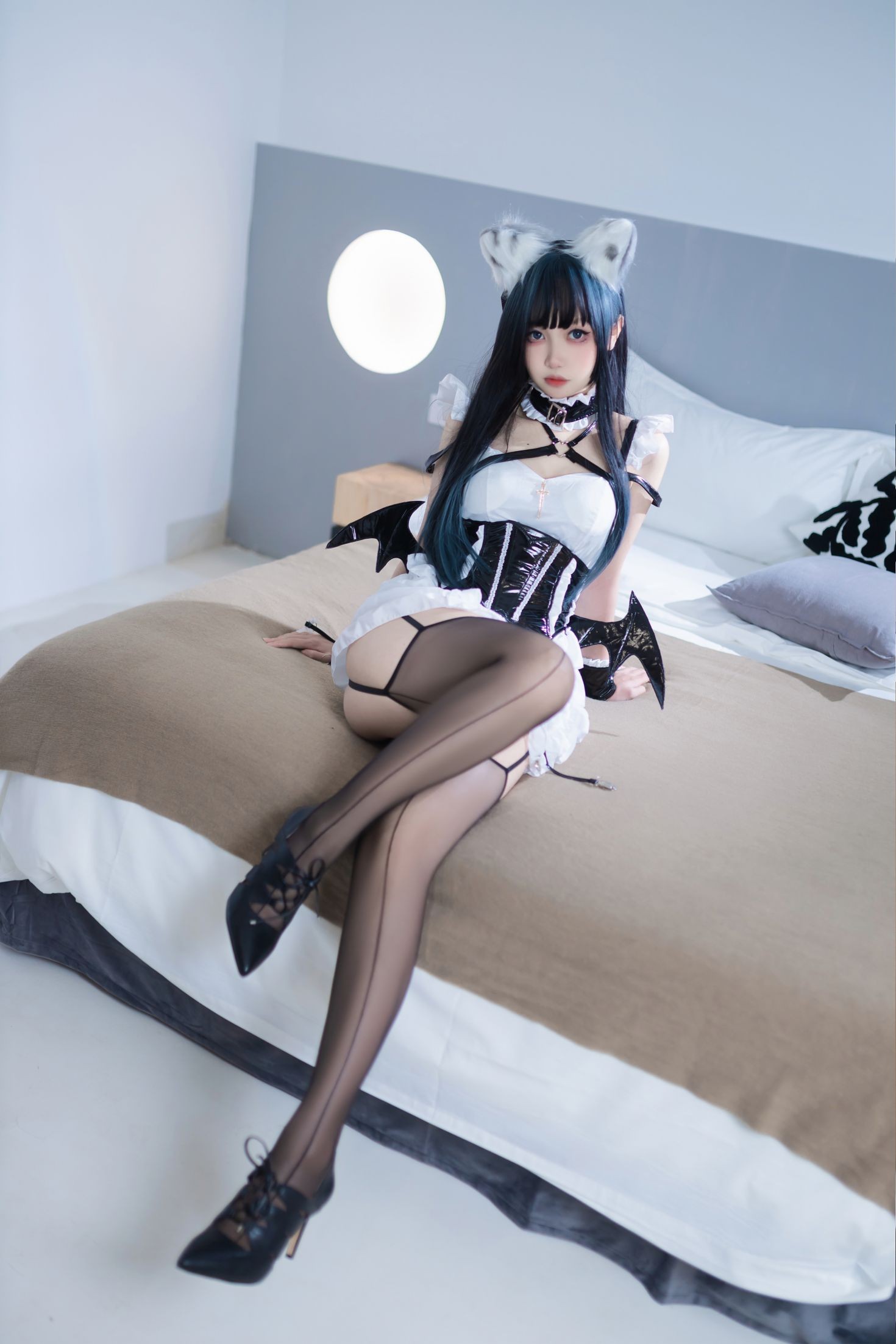 美女动漫博主洛桑伊梓性感Cosplay写真猫耳小恶魔 (7)