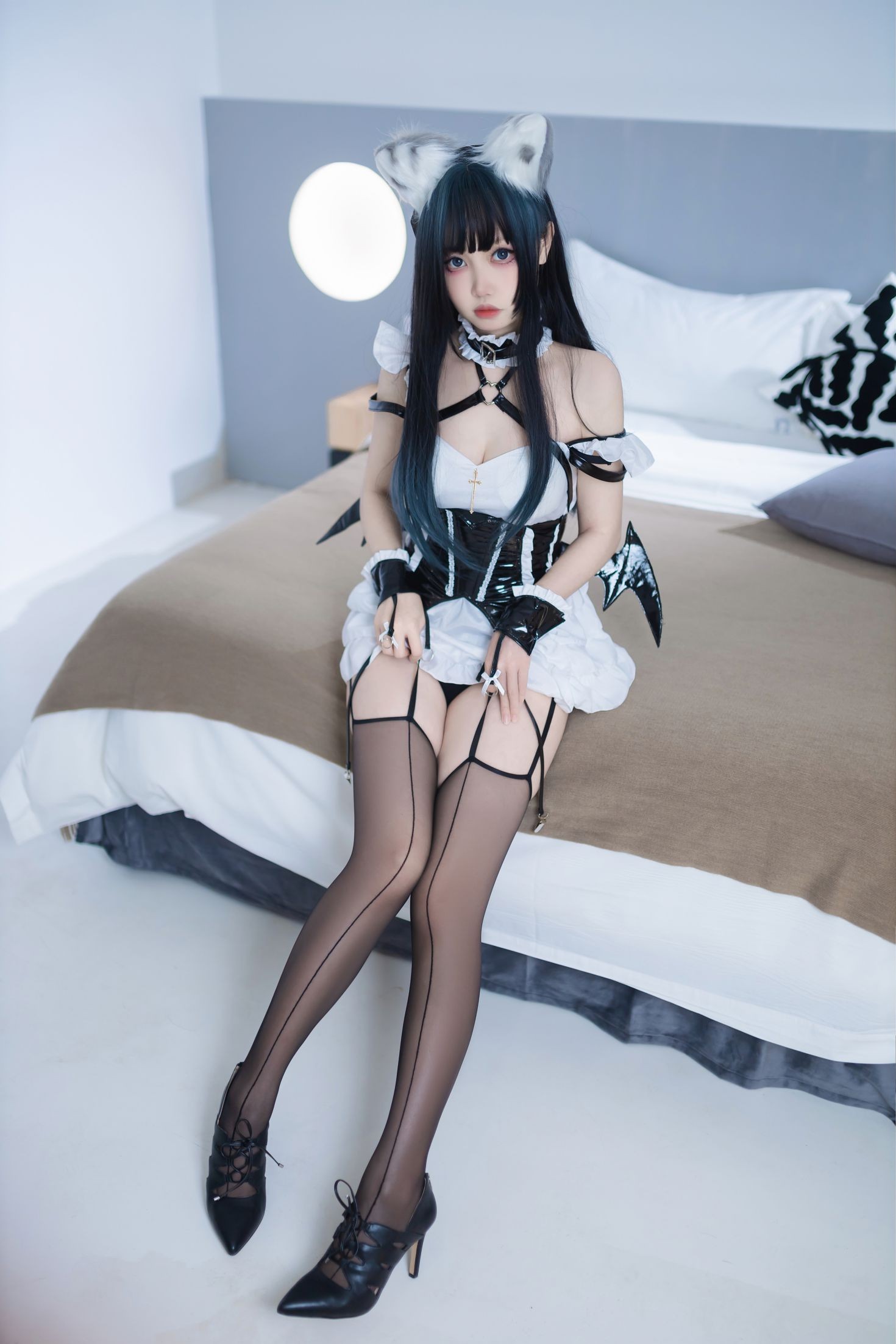 美女动漫博主洛桑伊梓性感Cosplay写真猫耳小恶魔 (5)