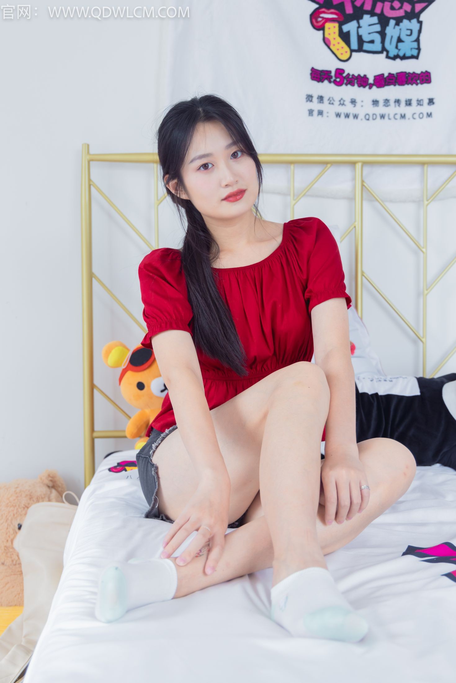 物恋传媒美少女丝袜美脚写真第No.1389期小敏零的焦点 (73)