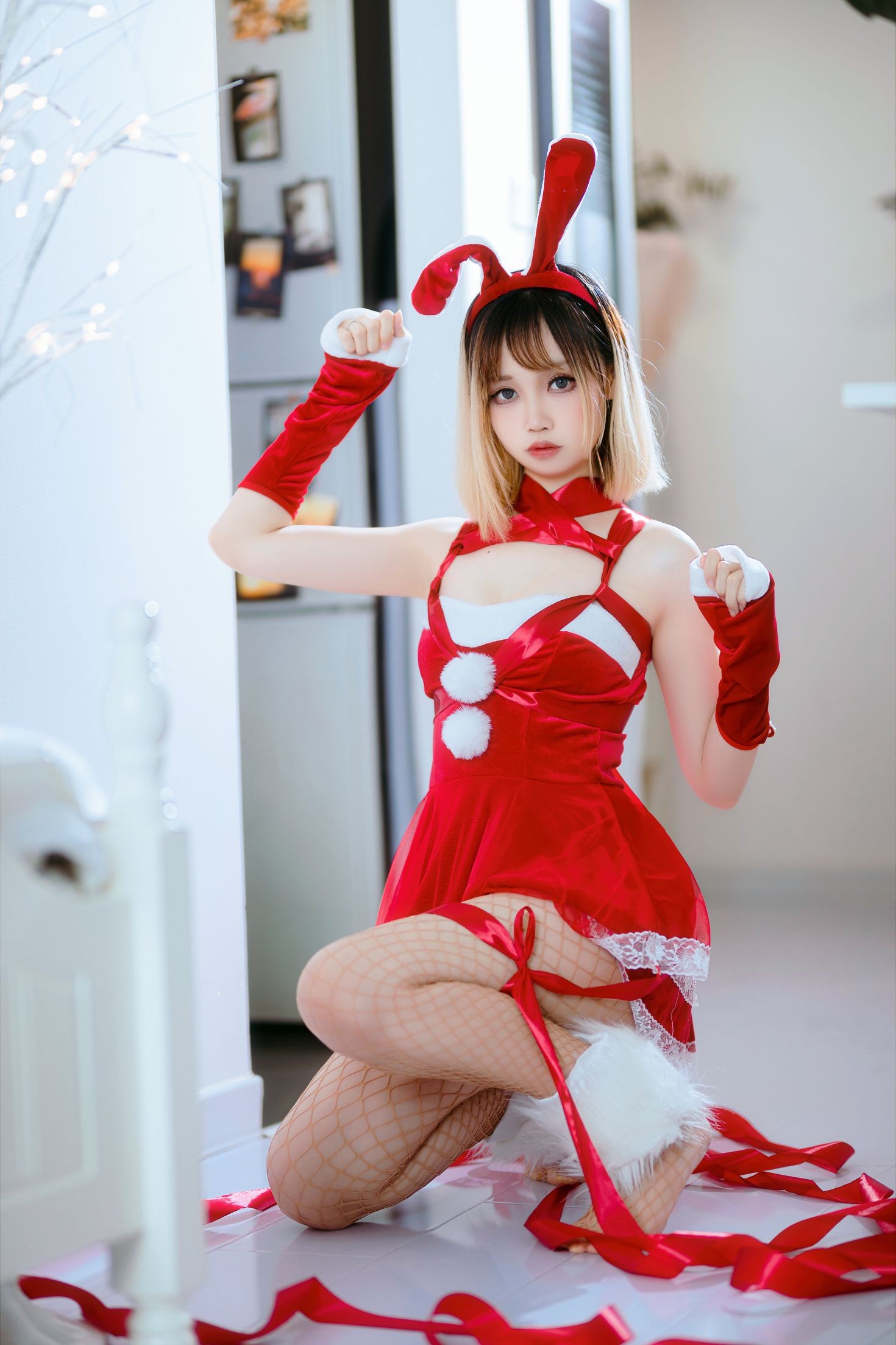 美女动漫博主洛桑伊梓性感Cosplay写真网袜丝带兔兔 (7)