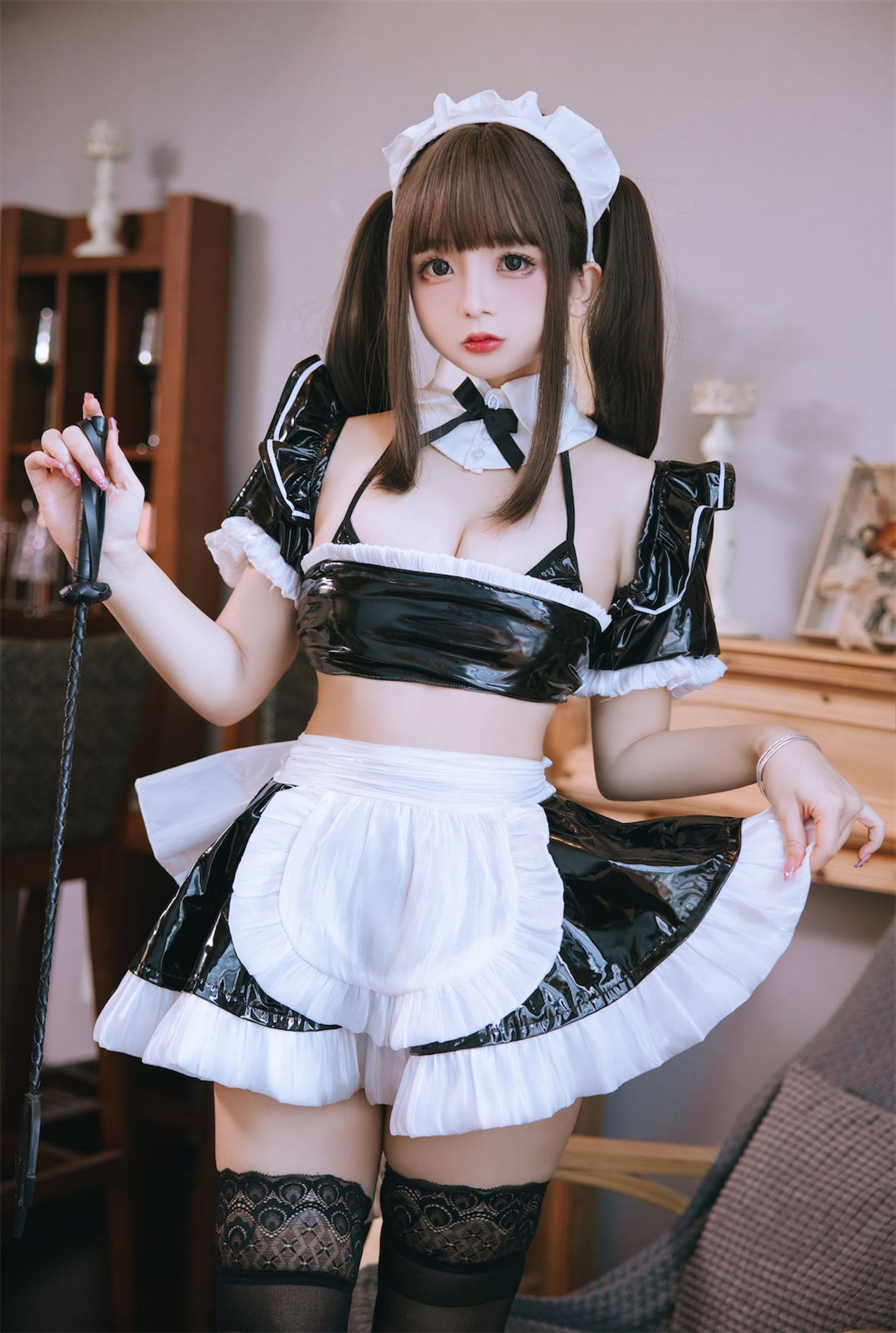 美女动漫博主日奈娇性感Cosplay写真皮质女仆 (9)