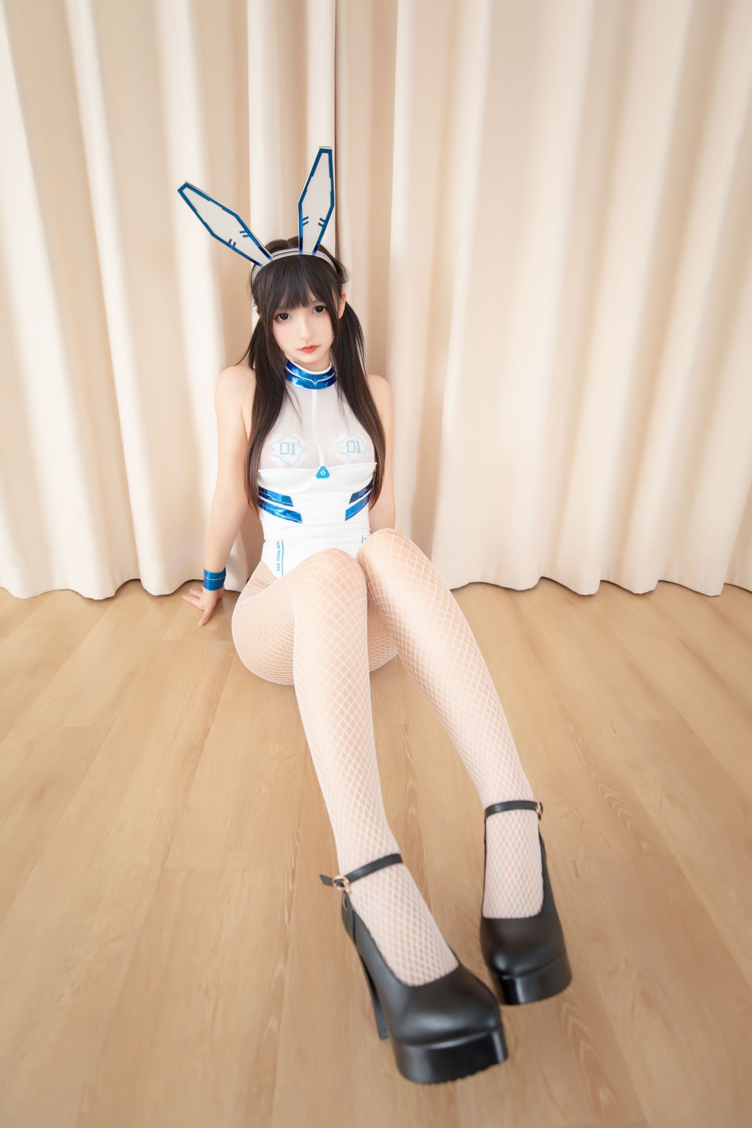 美女动漫博主神楽板真冬性感Cosplay写真赛博战兔 (13)