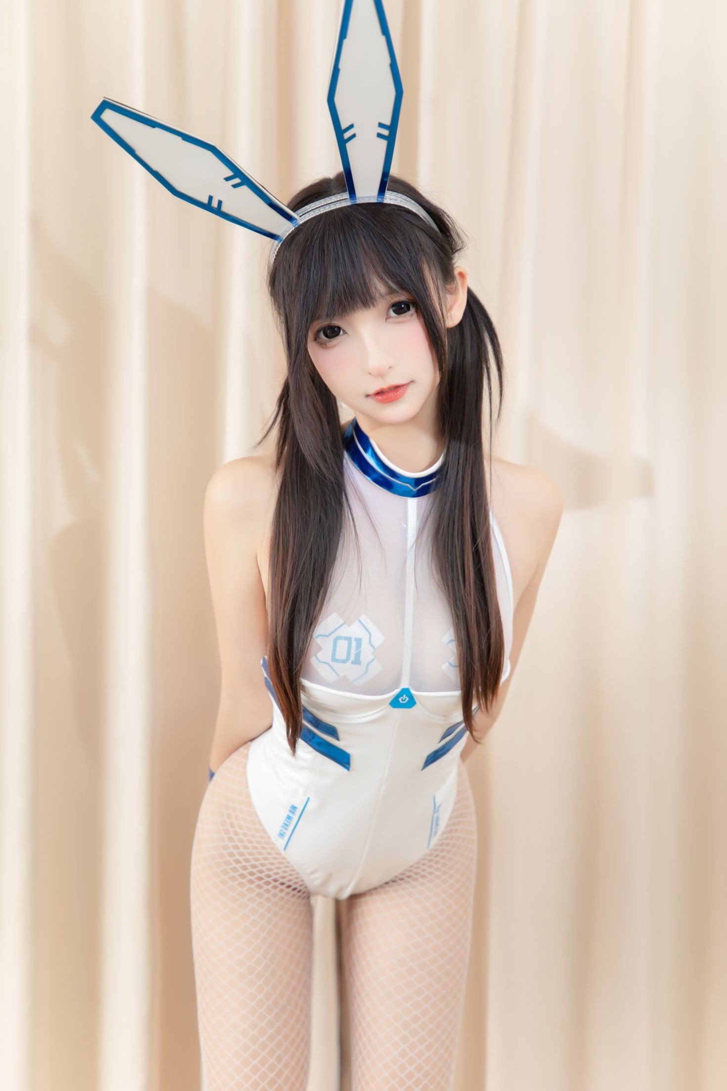 美女动漫博主神楽板真冬性感Cosplay写真赛博战兔 (12)