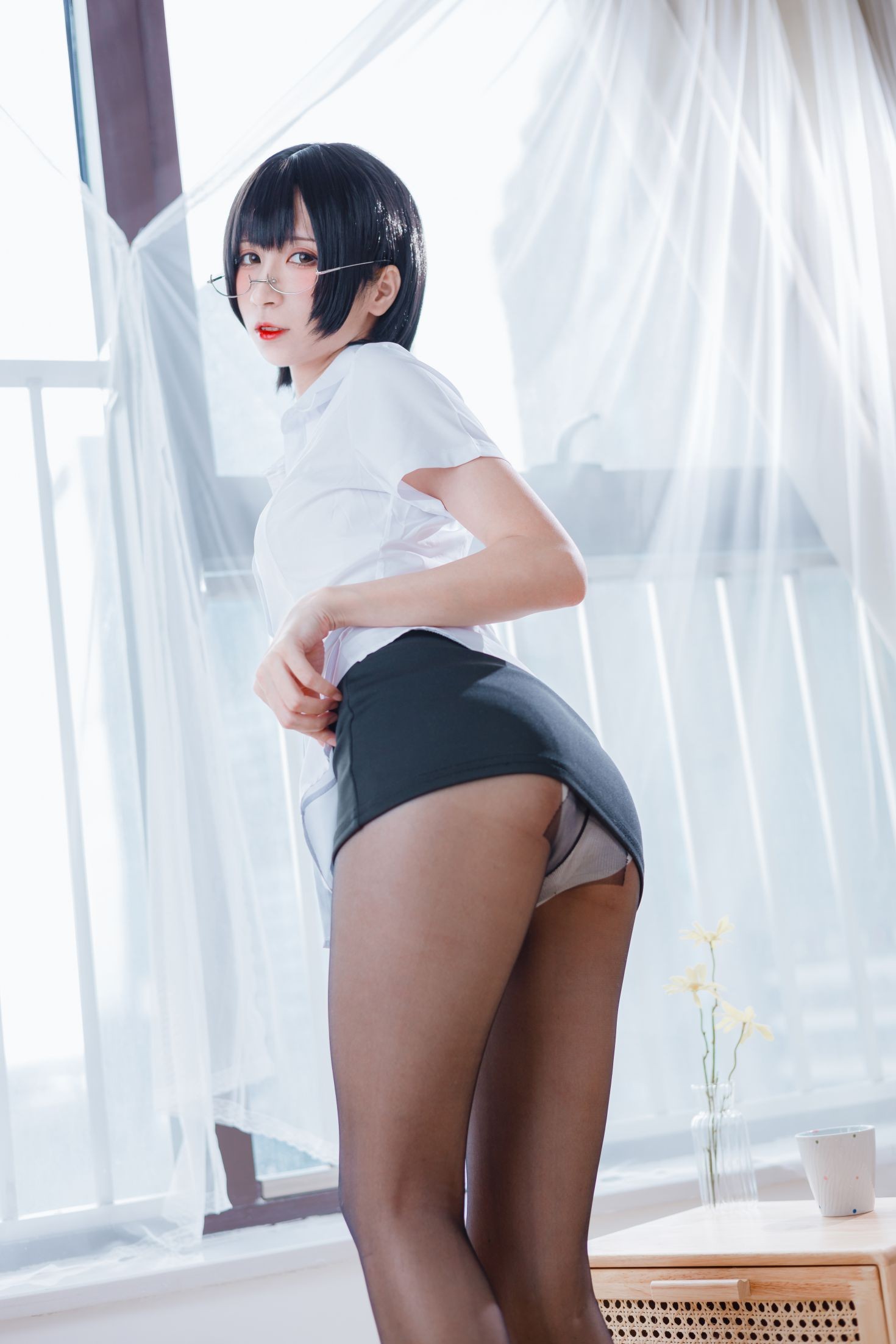 美女动漫博主贝儿酱Miki性感Cosplay写真OL装 (24)