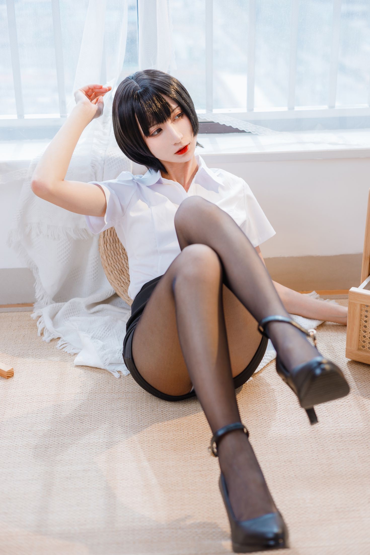 美女动漫博主贝儿酱Miki性感Cosplay写真OL装 (6)