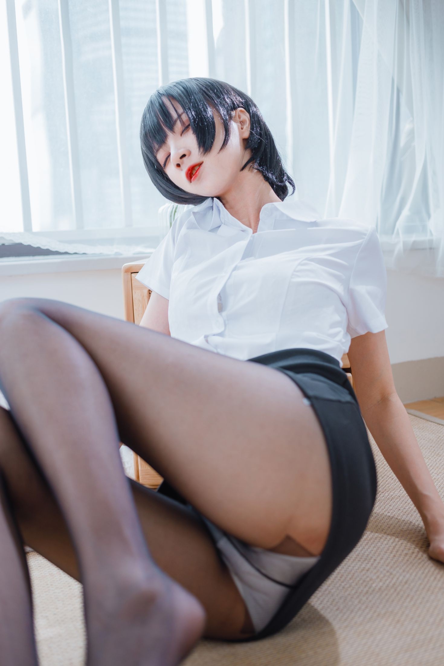 美女动漫博主贝儿酱Miki性感Cosplay写真OL装 (13)