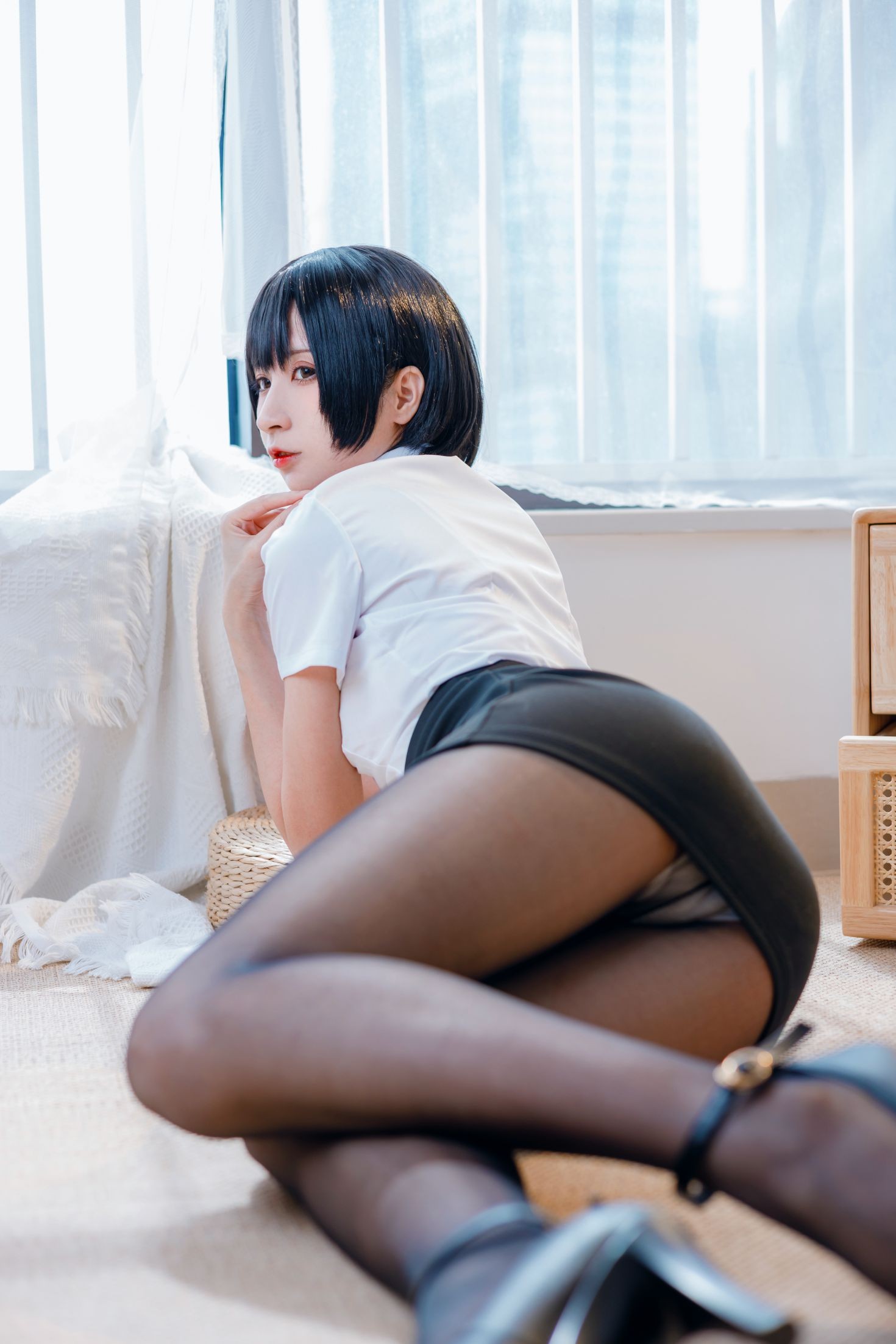 美女动漫博主贝儿酱Miki性感Cosplay写真OL装 (5)