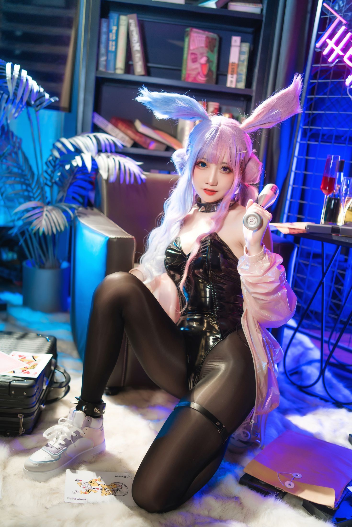 美女动漫博主焖焖碳性感Cosplay写真麻辣兔头X异色兔 (16)