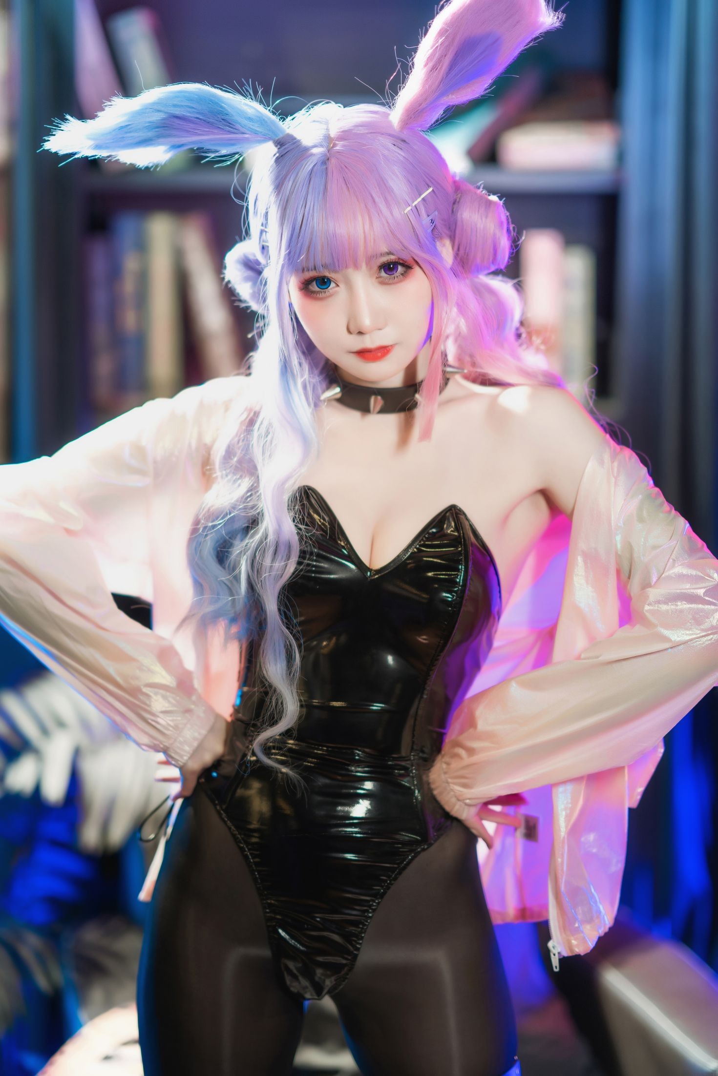 美女动漫博主焖焖碳性感Cosplay写真麻辣兔头X异色兔 (23)