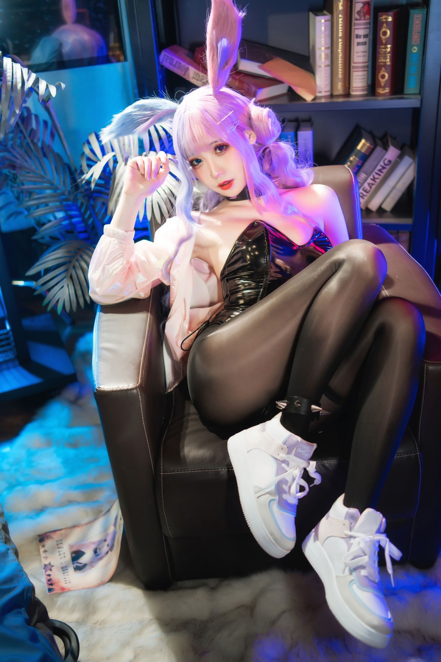 美女动漫博主焖焖碳性感Cosplay写真麻辣兔头X异色兔 (33)