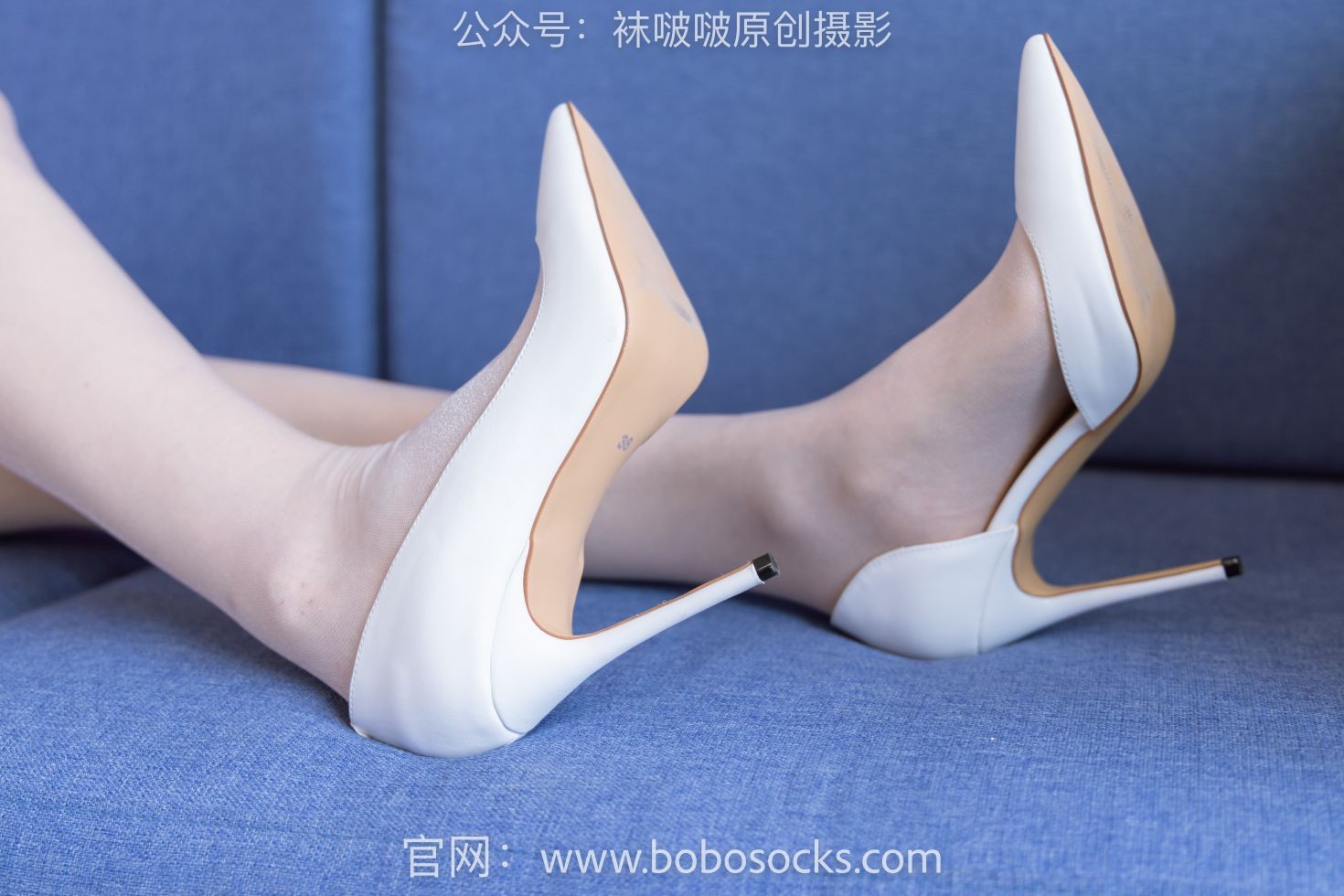 BoBoSocks袜啵啵美少女丝袜美脚写真第No.154期小甜豆两双高跟鞋珠光白丝女仆装 (34)