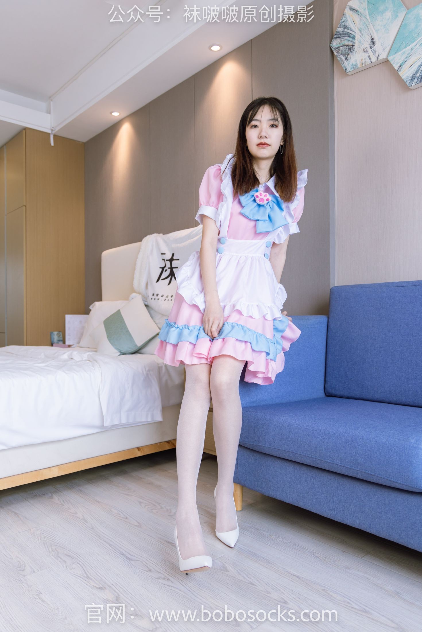 BoBoSocks袜啵啵美少女丝袜美脚写真第No.154期小甜豆两双高跟鞋珠光白丝女仆装 (5)