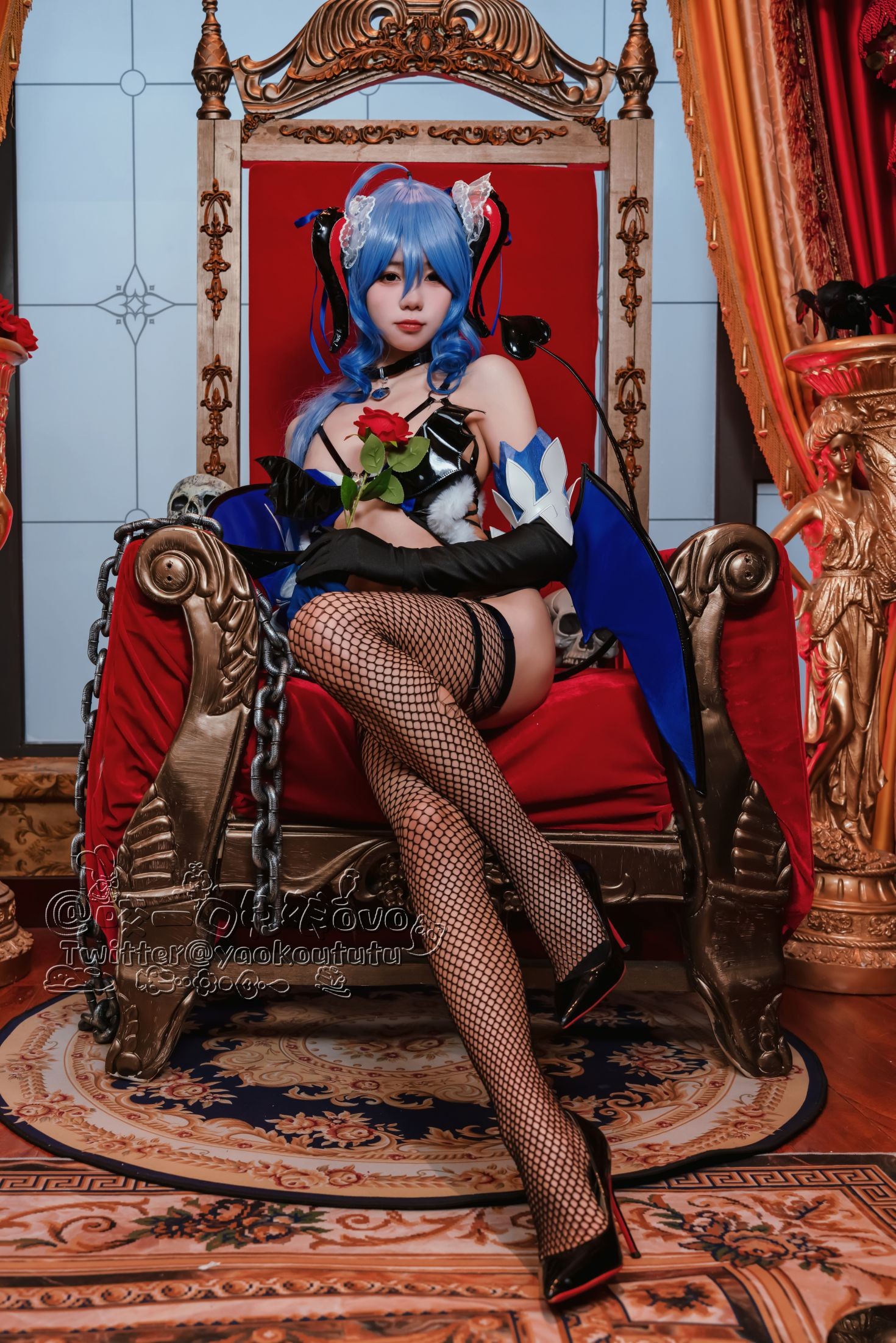 美女动漫博主咬一口兔娘性感Cosplay写真甘雨魅魔 (2)