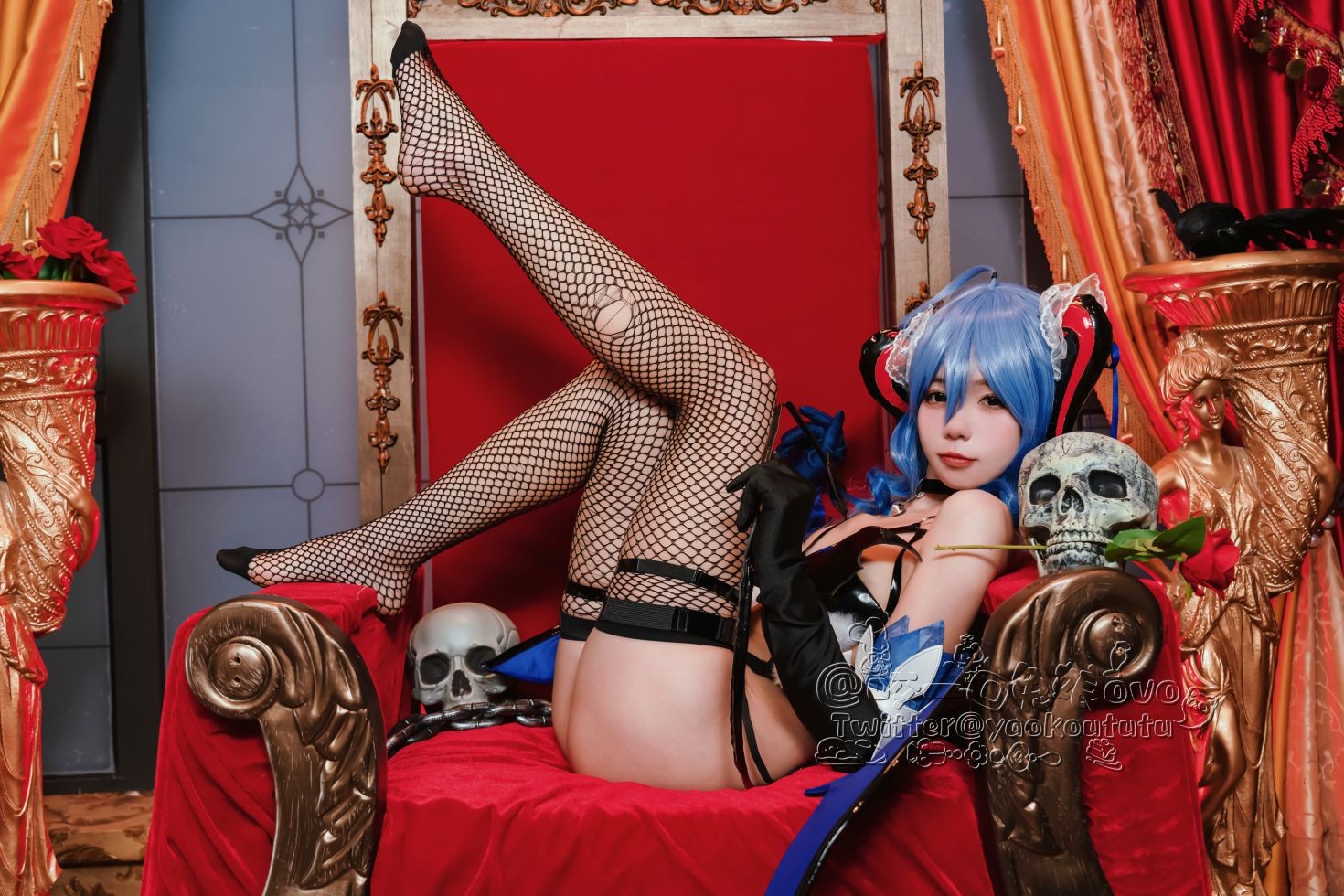 美女动漫博主咬一口兔娘性感Cosplay写真甘雨魅魔 (32)