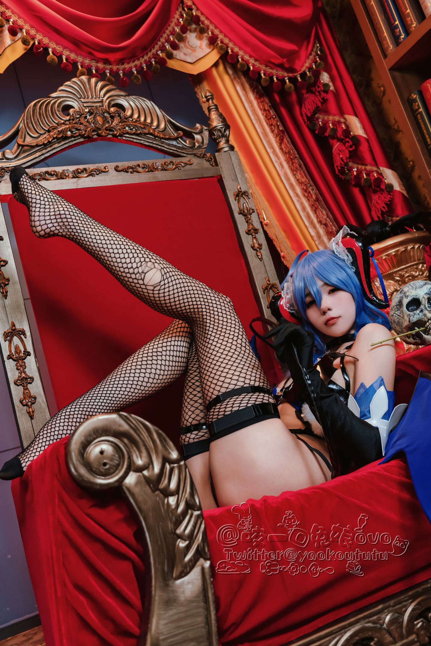 美女动漫博主咬一口兔娘性感Cosplay写真甘雨魅魔 (33)