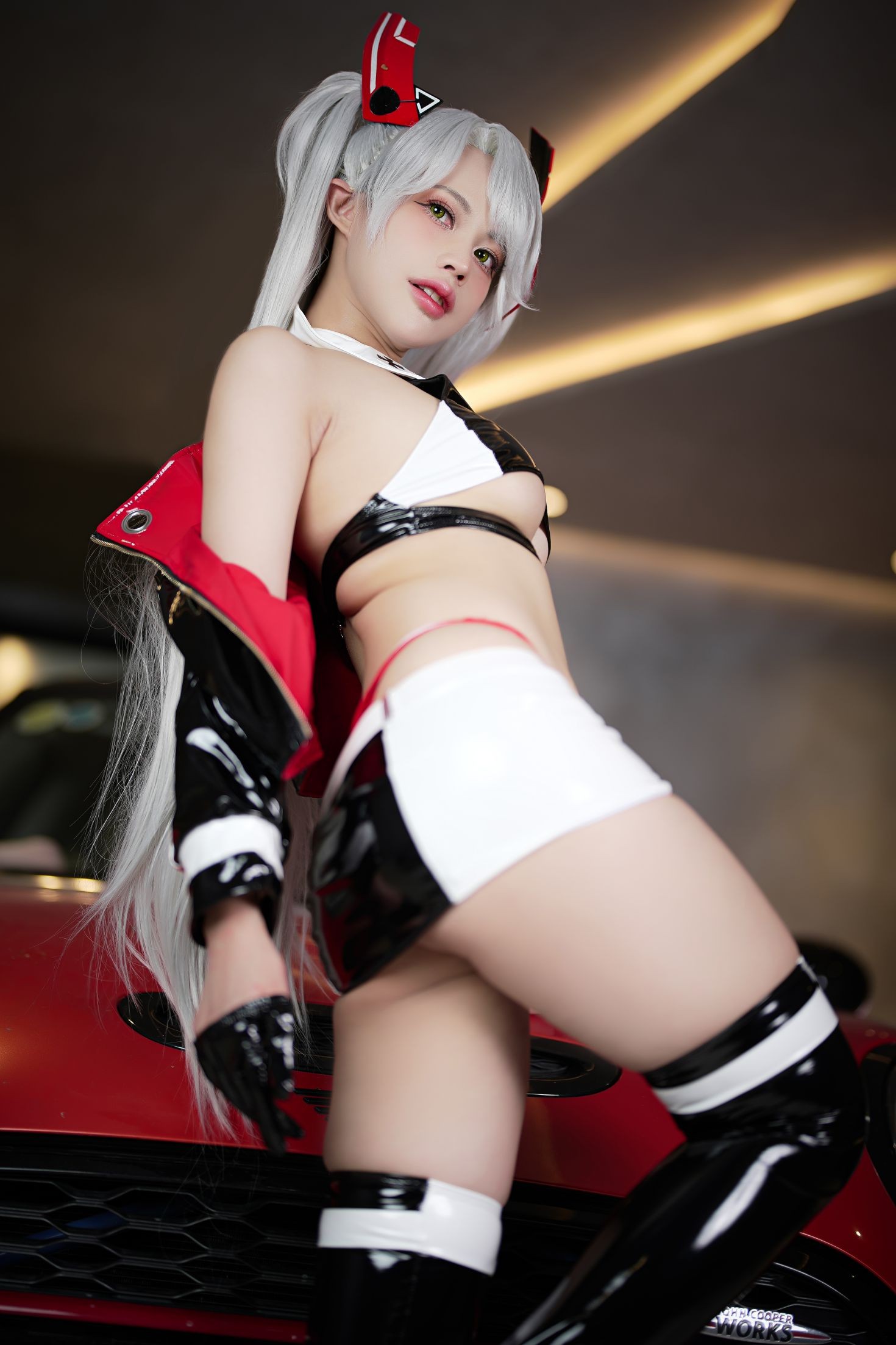 美女动漫博主PingPing性感Cosplay写真 Prinz Eugen Race Queen (14)