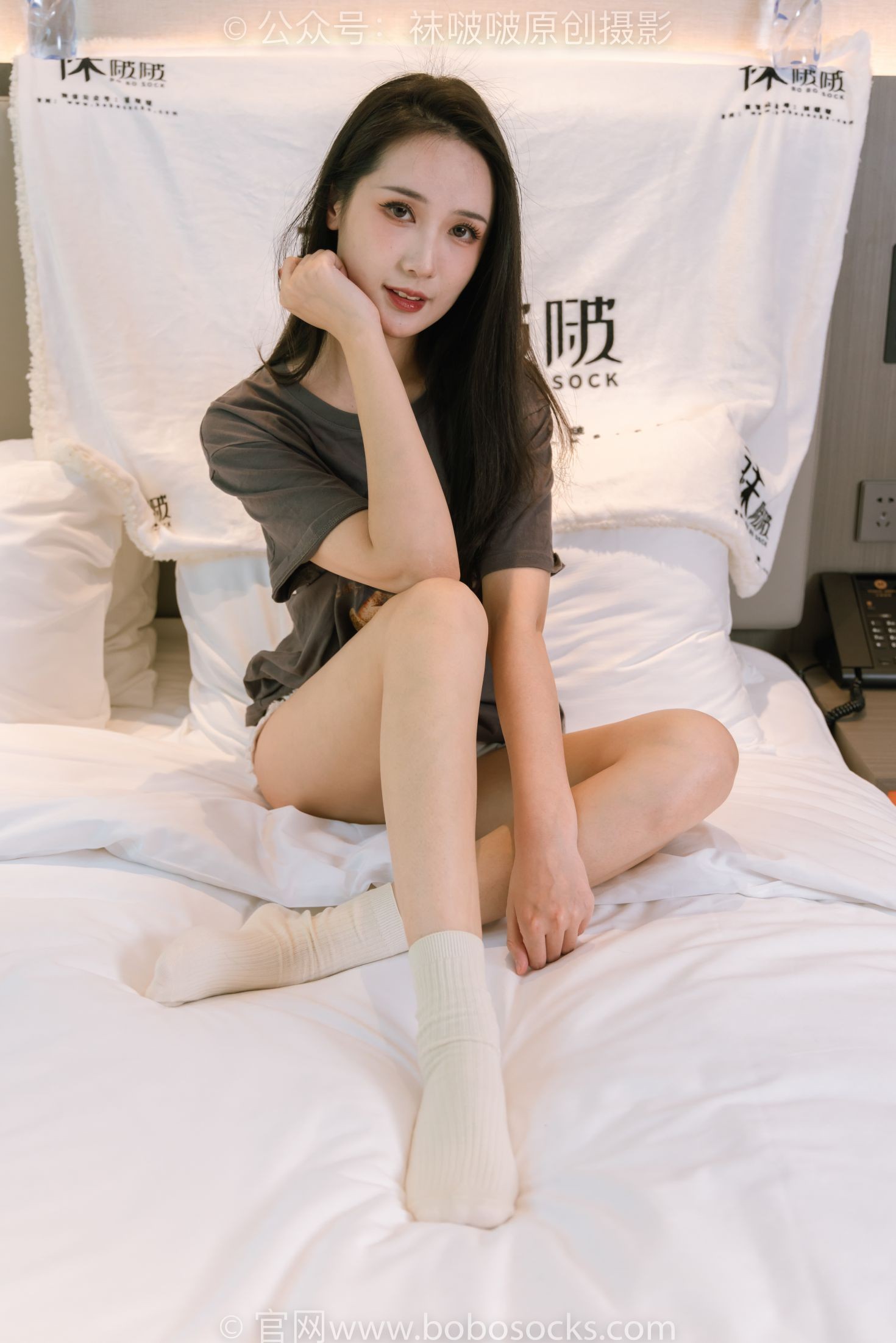 BoBoSocks袜啵啵美少女丝袜美脚写真第No.176期小安运动鞋白棉袜裸足 (41)