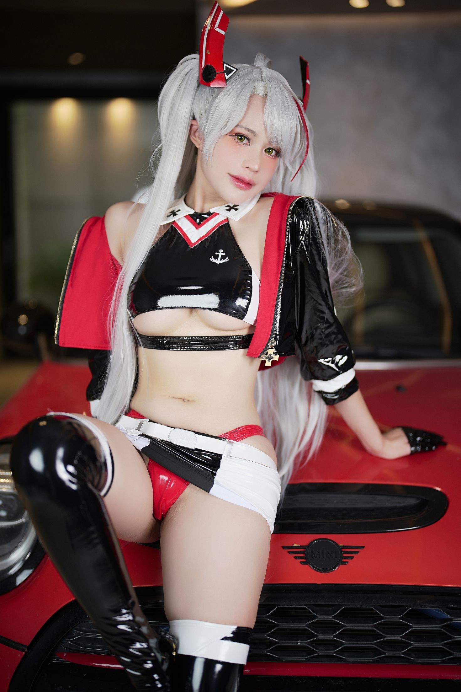 美女动漫博主PingPing性感Cosplay写真 Prinz Eugen Race Queen (17)