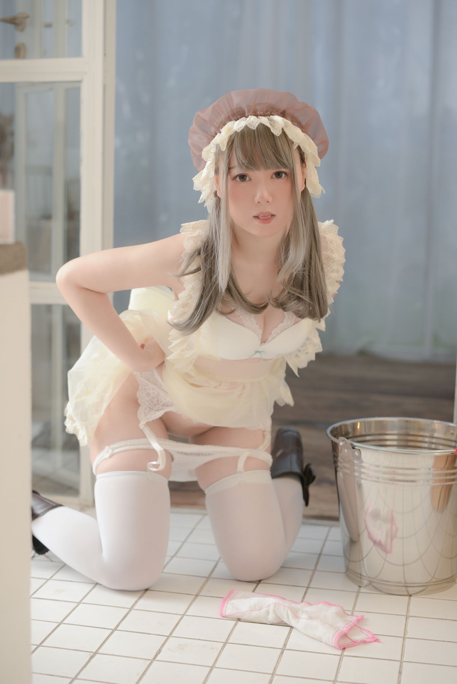 美女动漫博主きょう肉肉性感Cosplay写真 Vol.17 Maid (43)