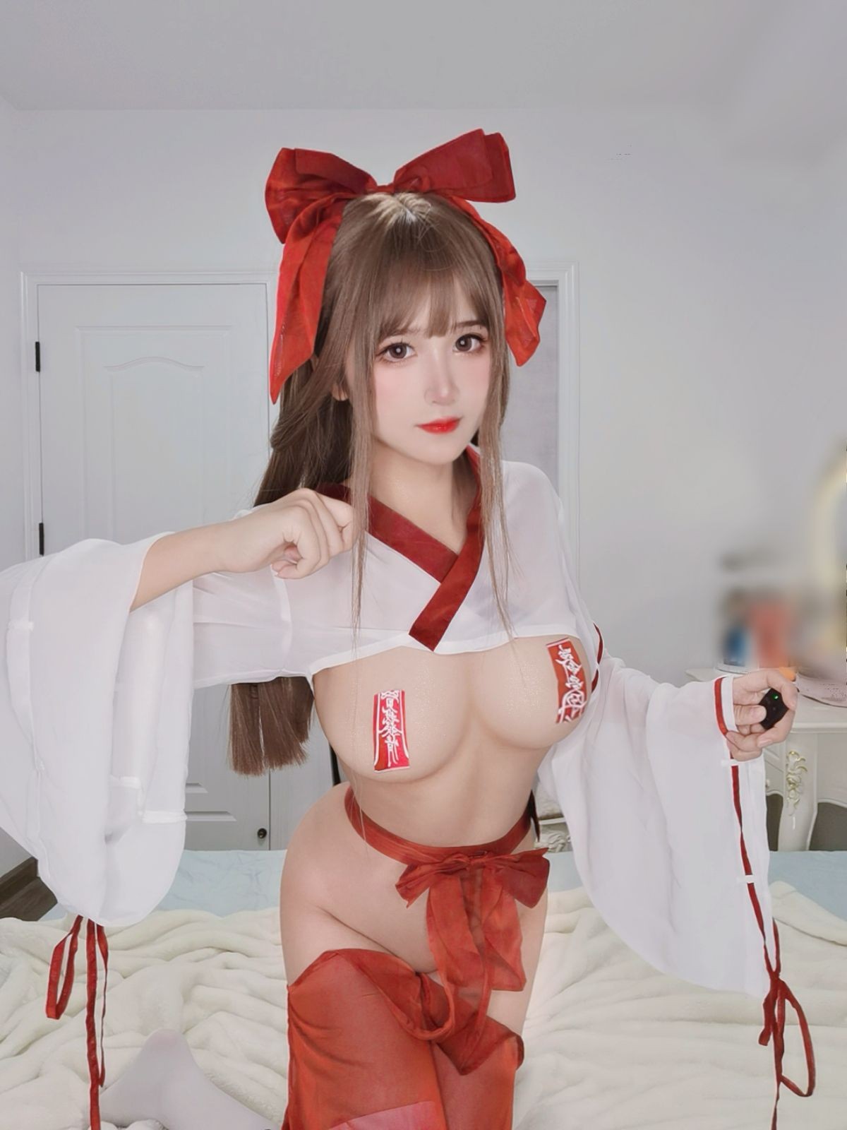 美女动漫博主三度69性感Cosplay写真巫女 (23)