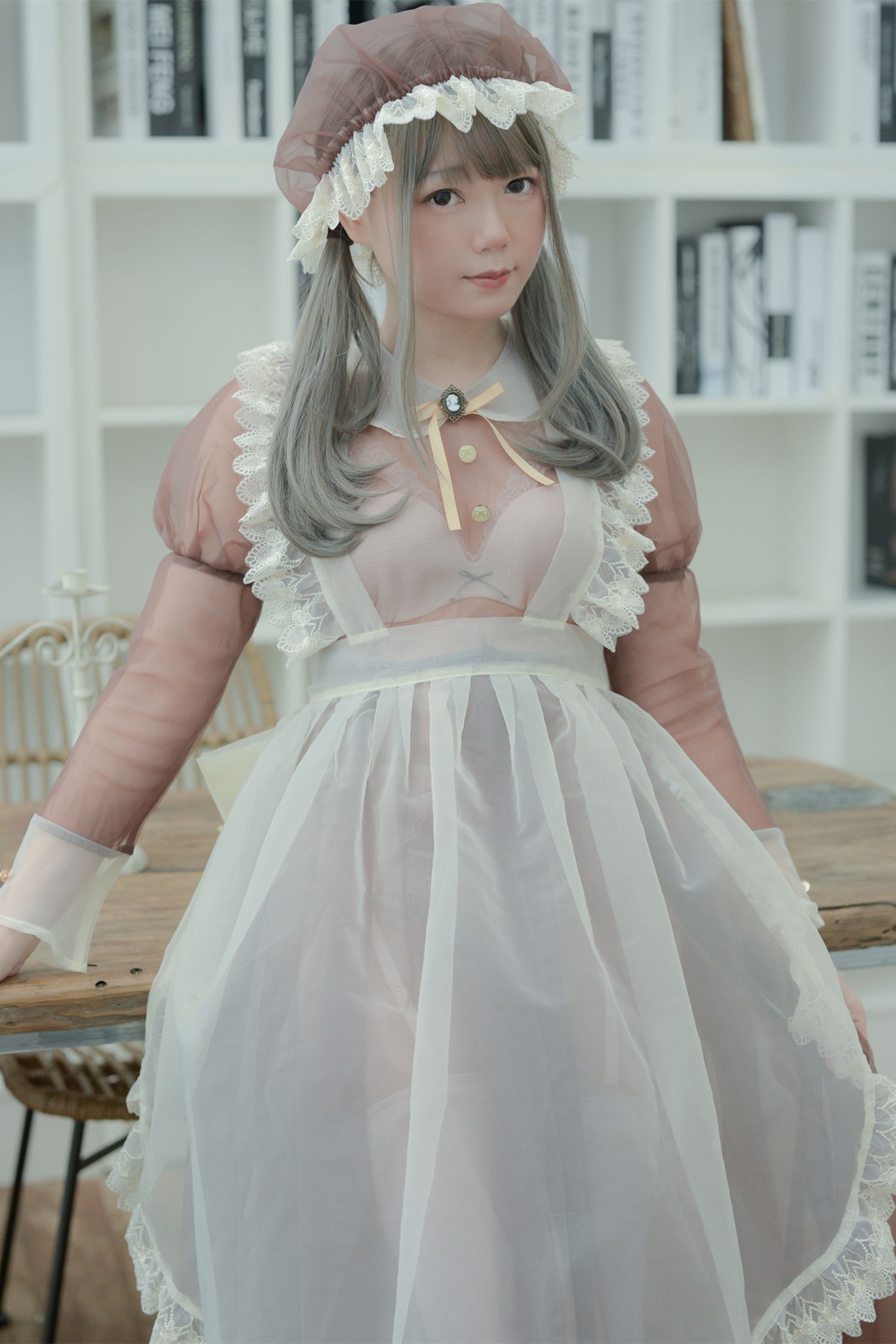 美女动漫博主きょう肉肉性感Cosplay写真 Vol.17 Maid (1)