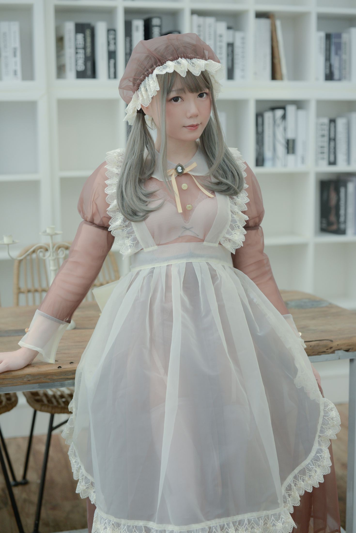 美女动漫博主きょう肉肉性感Cosplay写真 Vol.17 Maid (3)