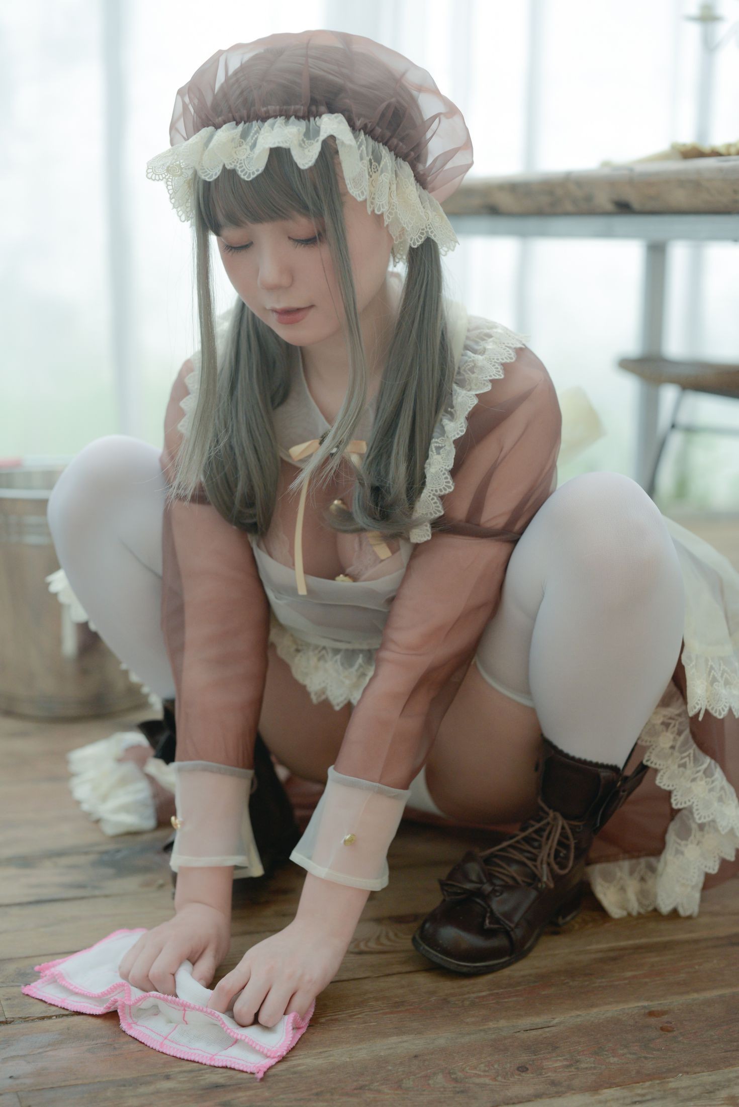 美女动漫博主きょう肉肉性感Cosplay写真 Vol.17 Maid (30)